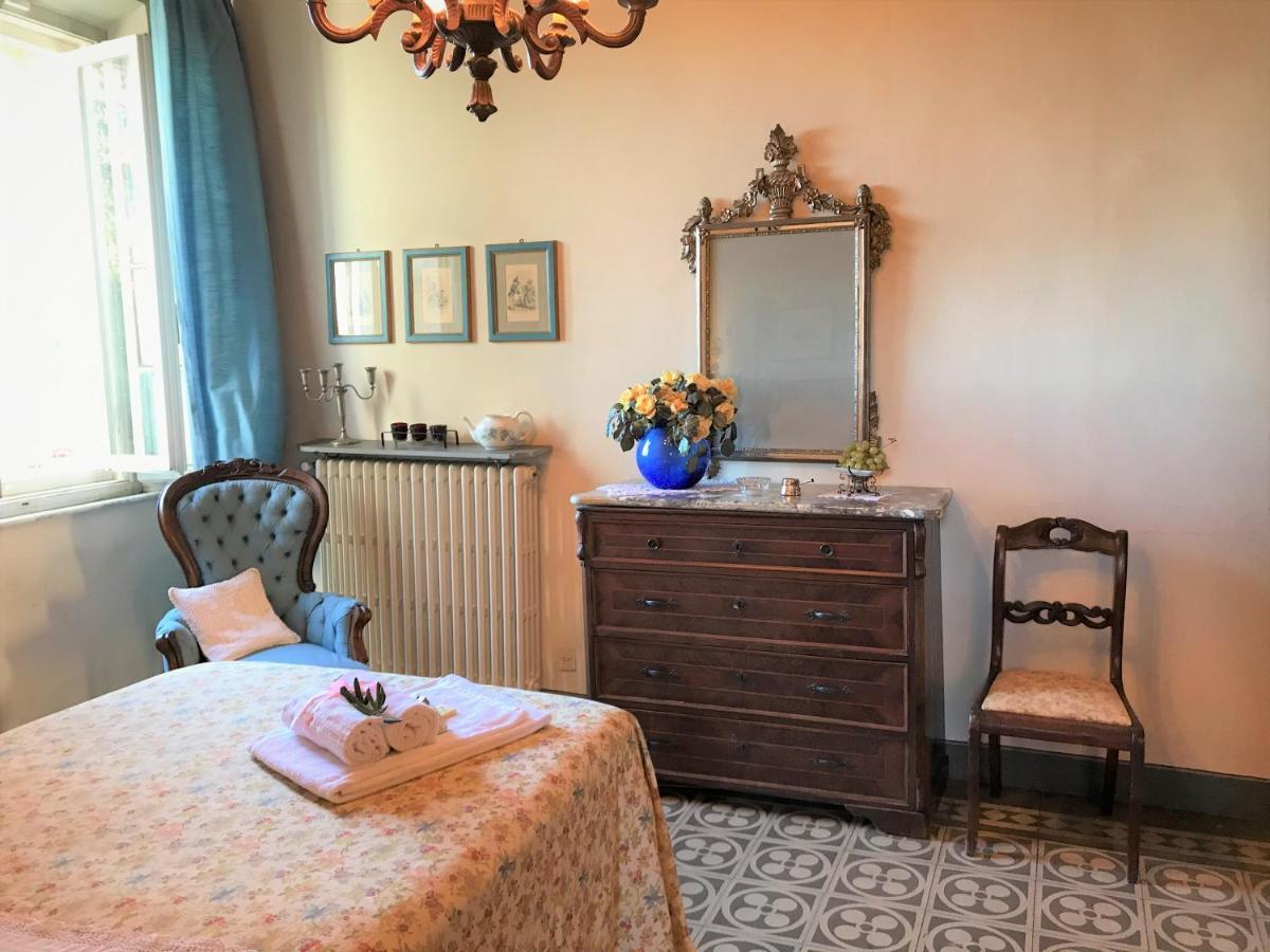 Villa Carlotta Con Piscina Lari ภายนอก รูปภาพ