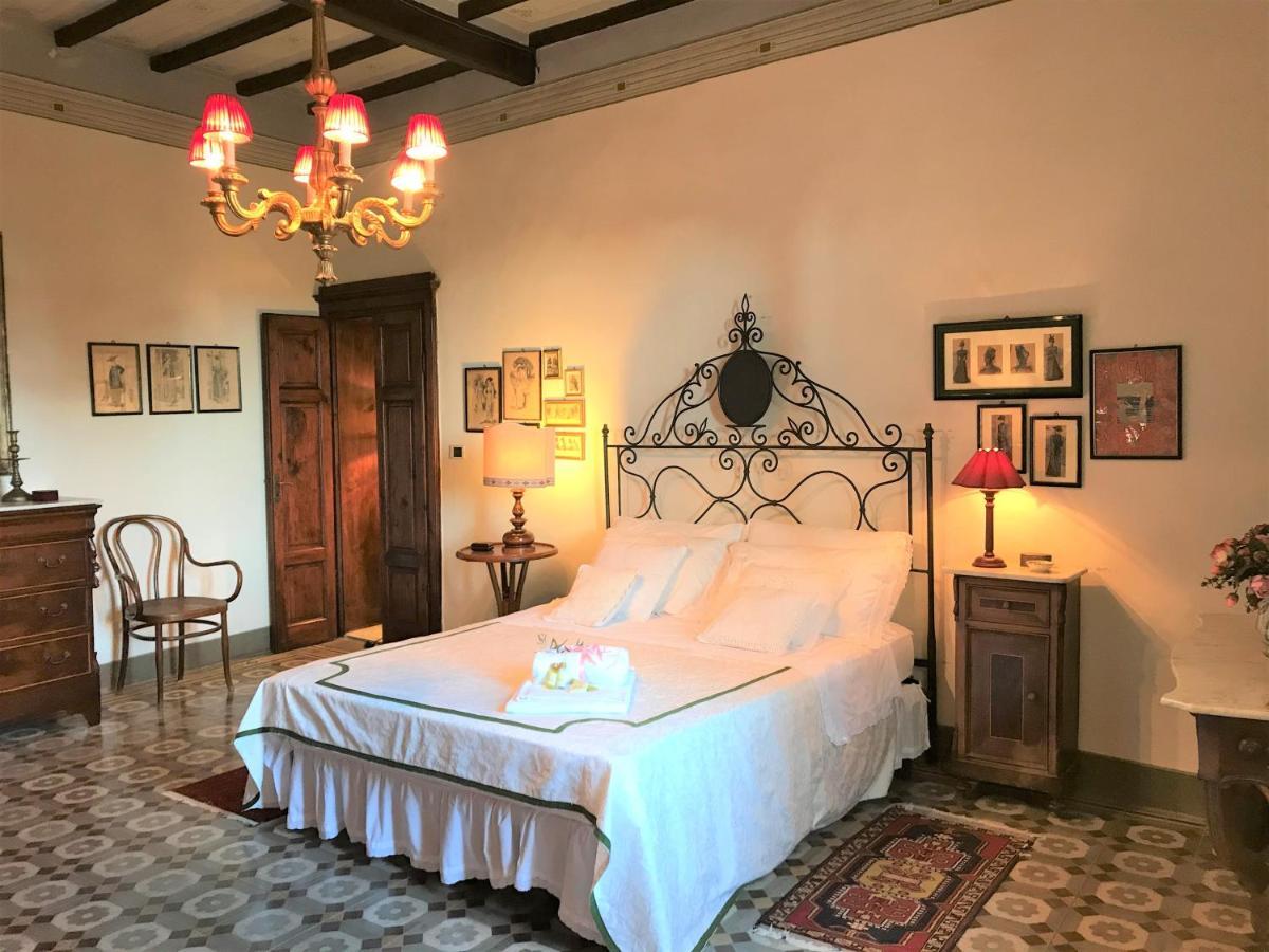 Villa Carlotta Con Piscina Lari ภายนอก รูปภาพ