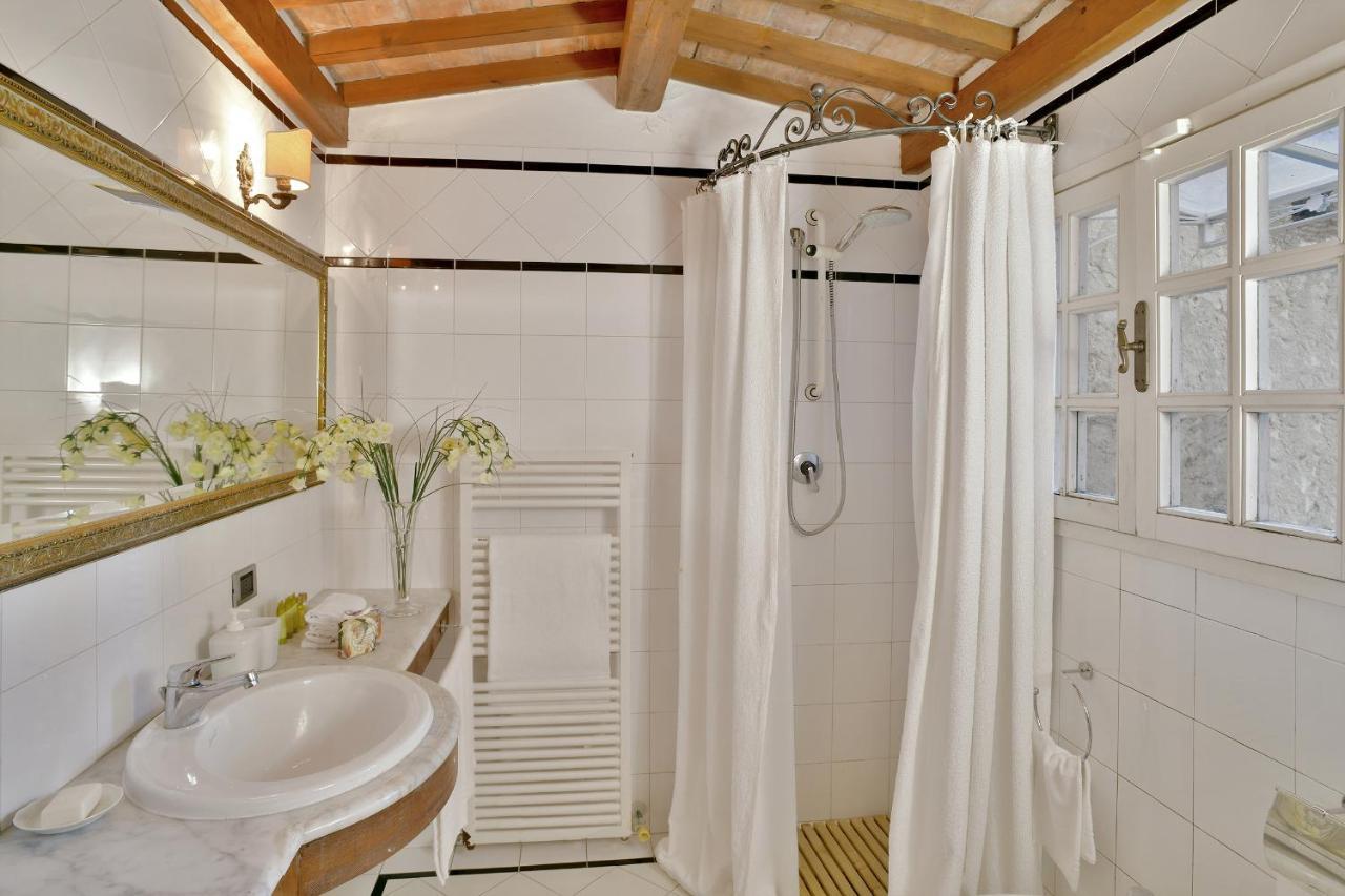Villa Carlotta Con Piscina Lari ภายนอก รูปภาพ
