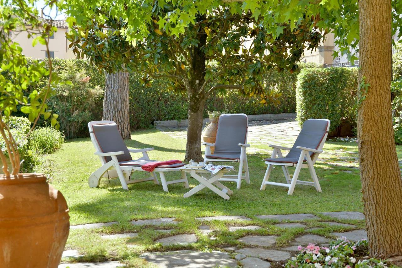 Villa Carlotta Con Piscina Lari ภายนอก รูปภาพ