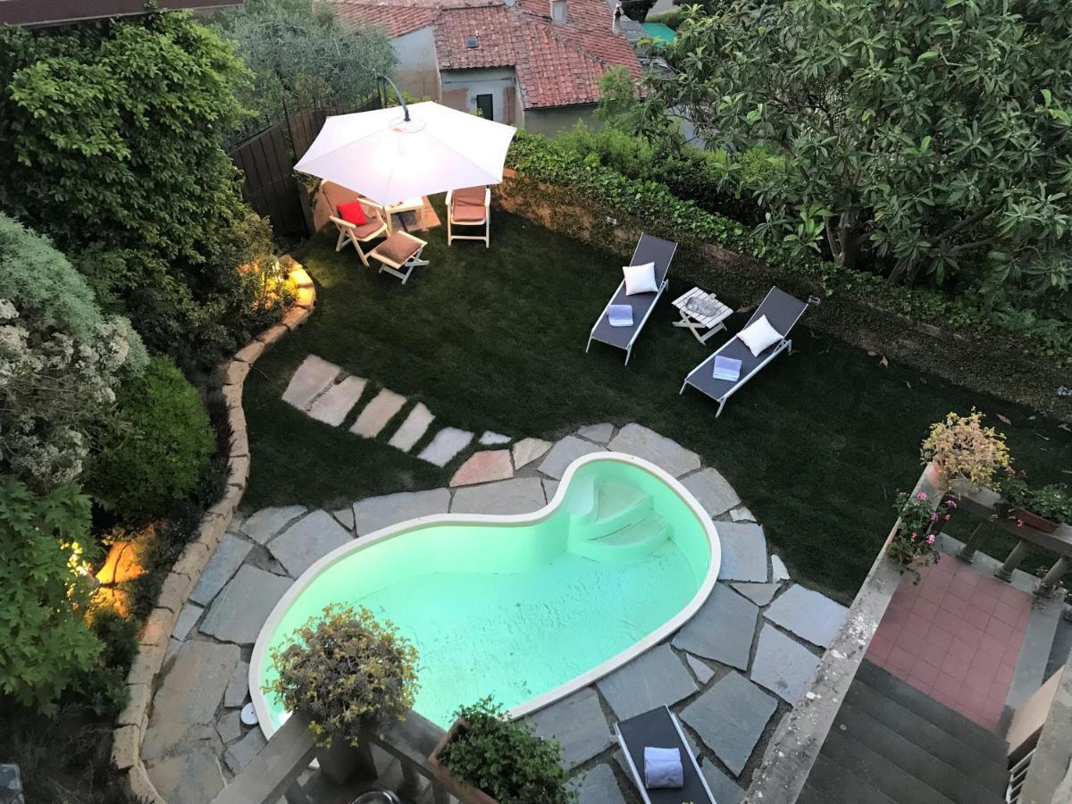 Villa Carlotta Con Piscina Lari ภายนอก รูปภาพ